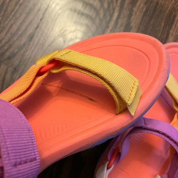 Teva x Outdoor Voices Hurricane XLT2 Sandals - Picture 13 of 14